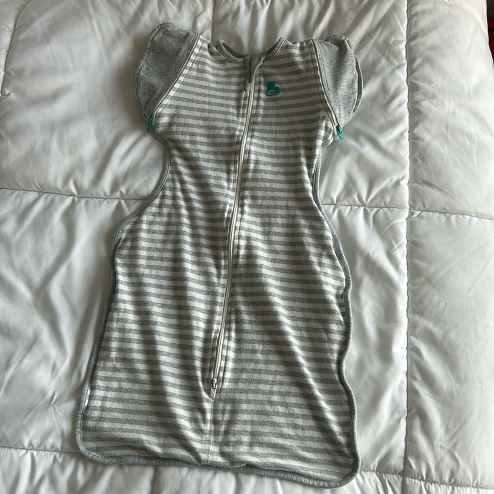 Love To Dream arms up swaddle size M, 13-19 lbs